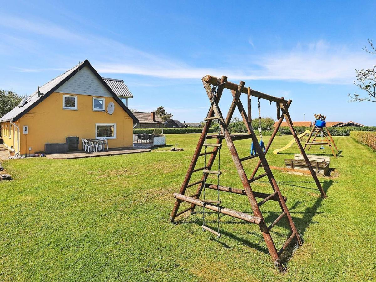 10 Person Holiday Home In Vinderup Экстерьер фото
